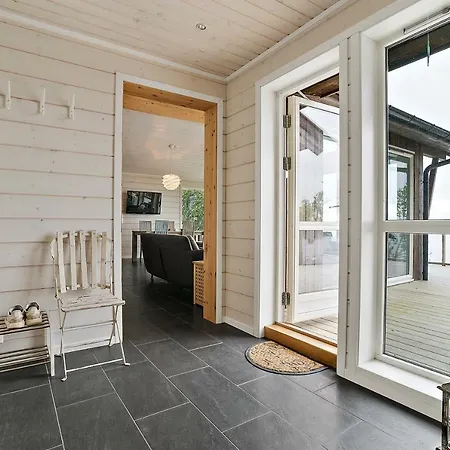 Lyngen Cabin *