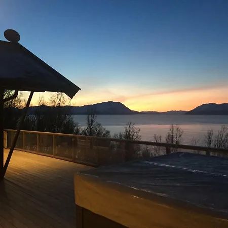 Lyngen Cabin Dom wakacyjny *
