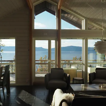 Lyngen Cabin Holiday home Nord-Lenangen