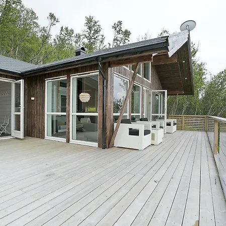 Lyngen Cabin *