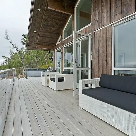 Lyngen Cabin *